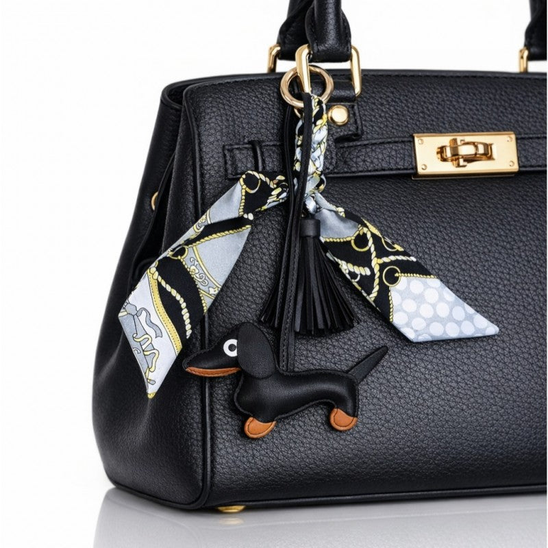 Brelok do kluczy skórzany JAMNIK czarny z frędzlami BRL374CZ