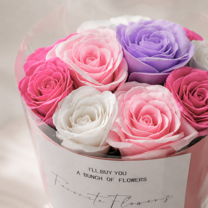 Flower box, bukiet zapachowych kwiatów mydlanych w pudełku fiolet 10szt. BUK27F