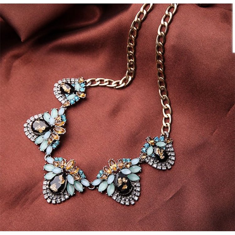 Naszyjnik , kolia elegancka z kryształkami N223
